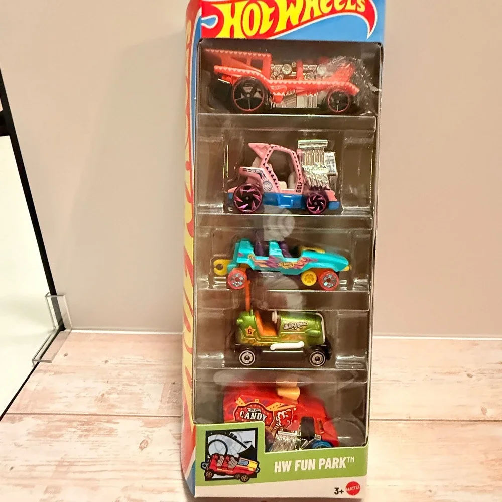 4 PACK Hot Wheels 5-Pack 1:64 New Fun Park Retro Racers Let's Race Formula1